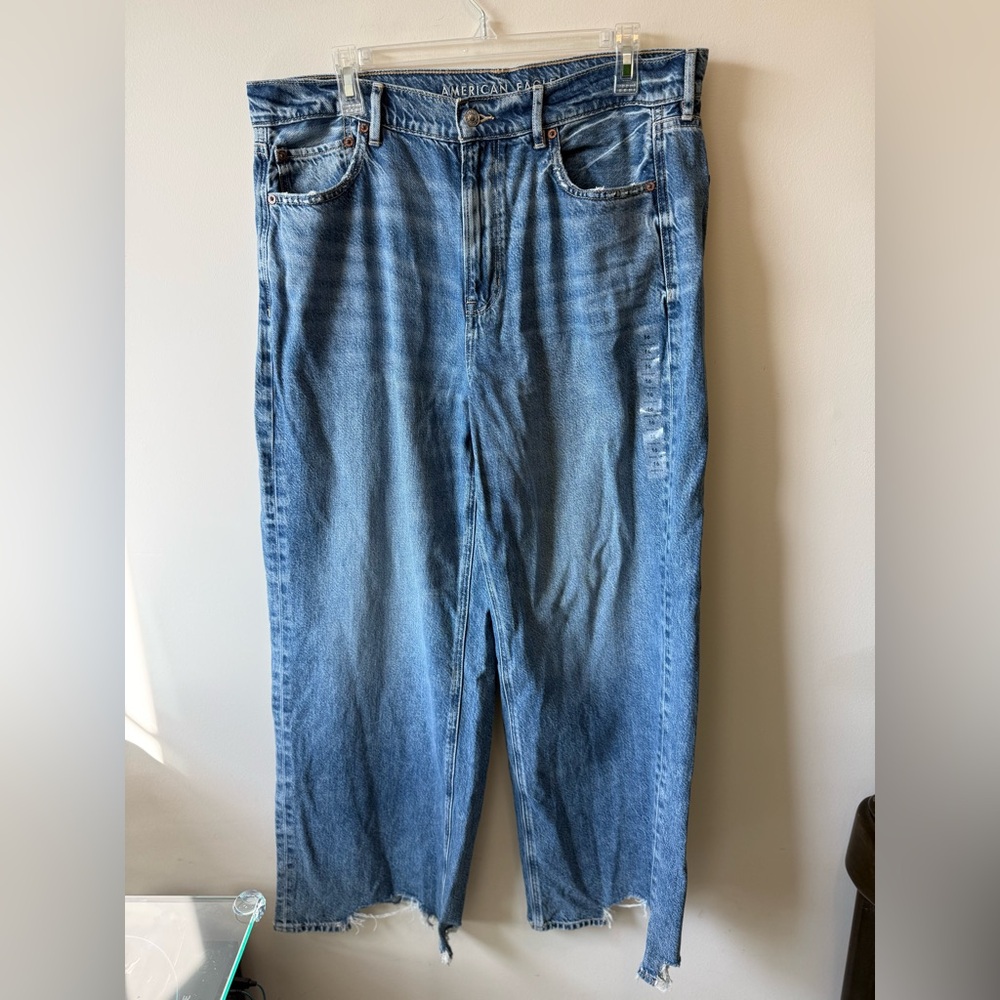 American Eagle Outfitters Light Blue Relaxed Baggy high rise Wide Leg Jeans